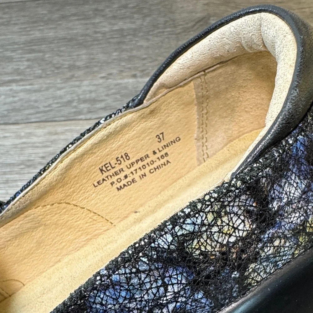 Alegria Women's Black and Blue Patterned Loafers woman’s size 37 (s198)